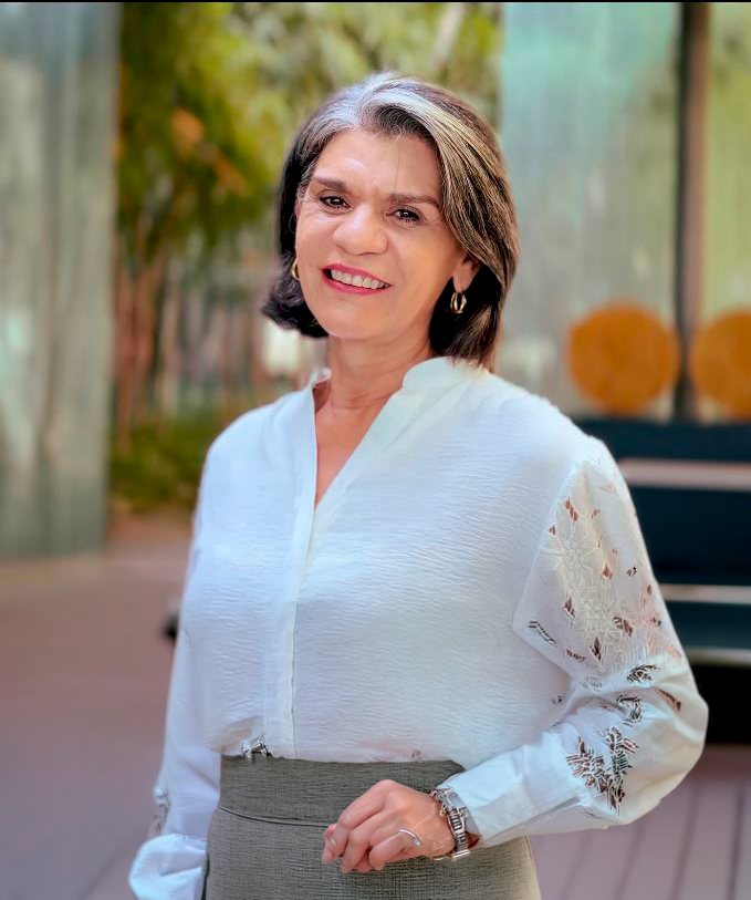 Diana Barbur, paciente del Hospital Serena del Mar que superó graves quemaduras gracias a una atención médica integral.
