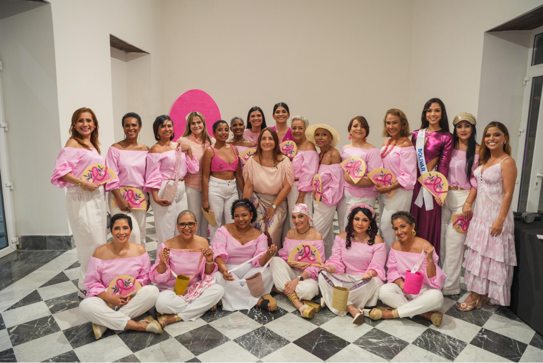 La Noche Rosa iluminó a Cartagena y Bolívar en la lucha contra el cáncer de mama