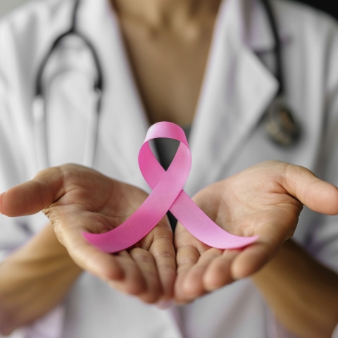mes-rosa-en-Cartagena-cáncer-de-mama